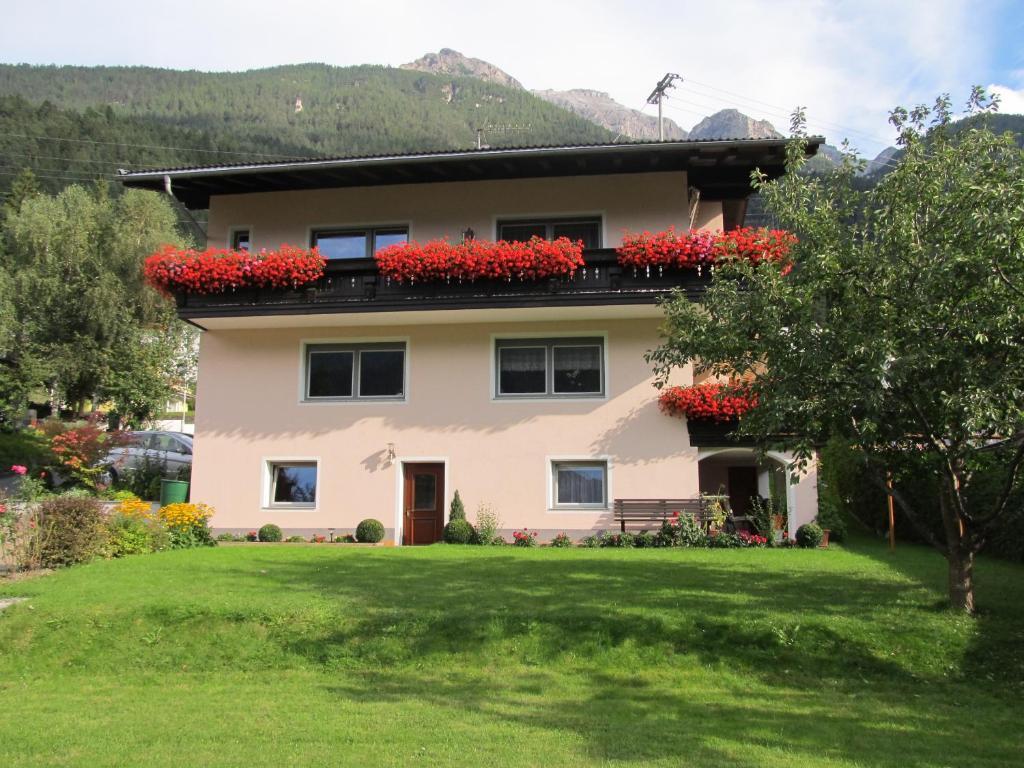 Apartamento Haus Vogelsberger Fulpmes Exterior foto